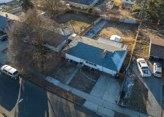 Building Photo - 5629 N Moore St