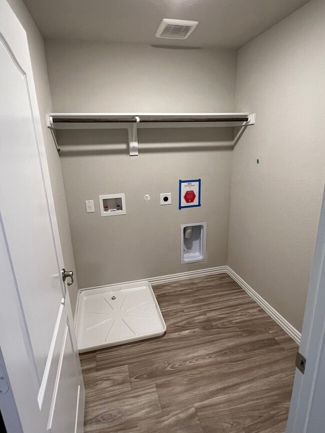 Washer Dryer Area - 1232 Alamo Dr