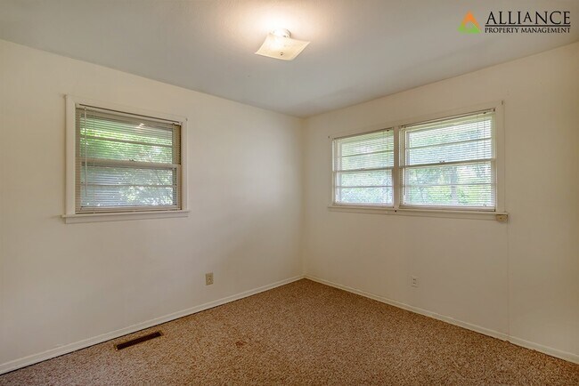 Building Photo - 1533 Pipher Ln