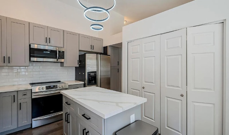 Building Photo - 8845 E Sunnyside Dr