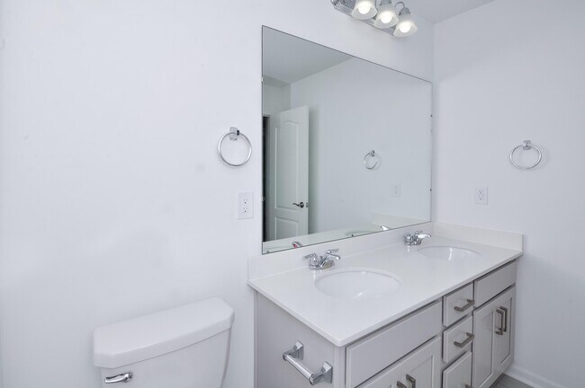 Building Photo - 5559 E Spaniel Dr