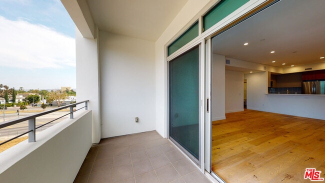 Building Photo - 938 Orange Grove Ave