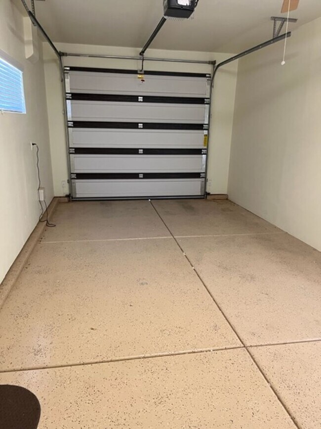 Building Photo - Spacious 3 Bedroom Home in Little Valley