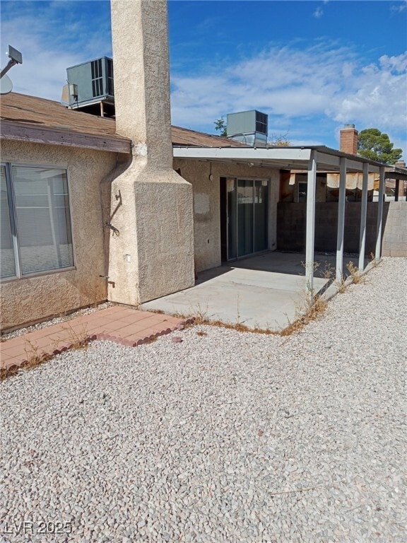 Building Photo - 6749 Oak Valley Dr
