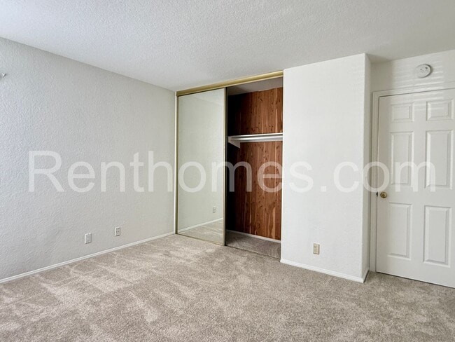 Building Photo - 11858 Caminito Corriente