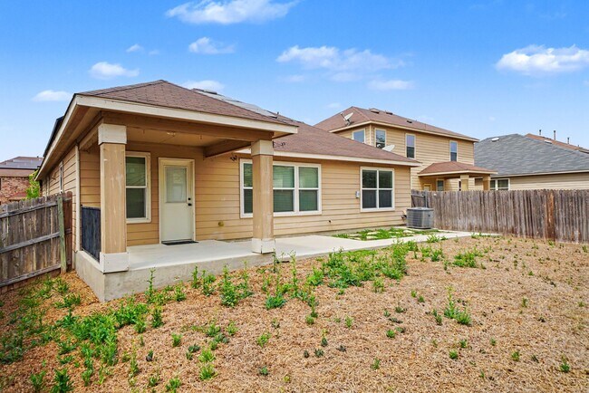 Building Photo - Stylish 3BR + Flex Home with Solar Near Randolph AFB - Realtor Commission: $500