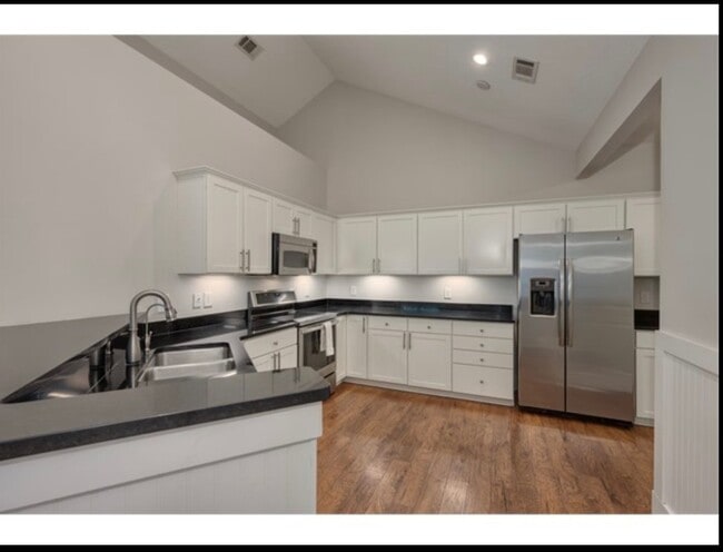 Building Photo - 109 Edgewood Ct
