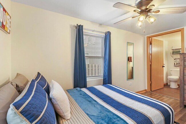 Building Photo - 36946 N Waterside Ln