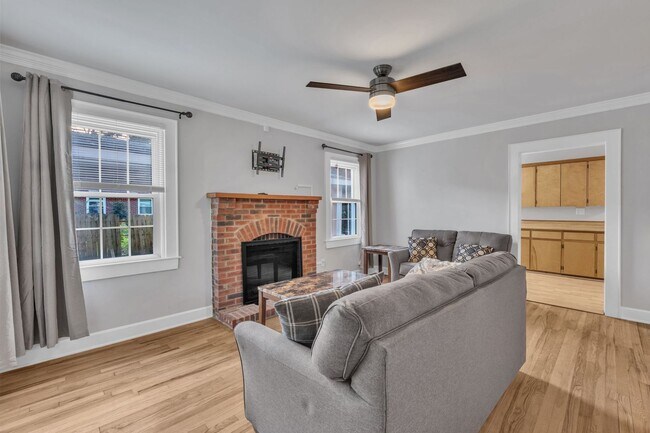 Building Photo - Well-maintained 3-bedroom, 1-bath all brick ranch offering 1,253 sq. ft. of functional living space