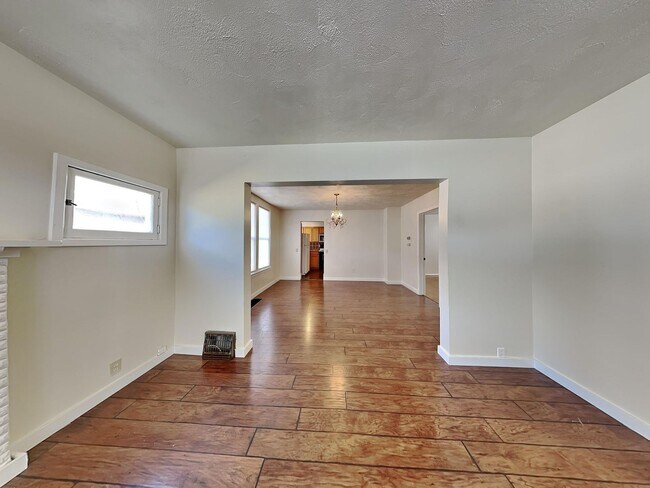 Building Photo - **Coming Soon** 5 Bedroom House Near Gonzaga