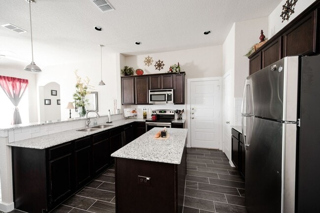 Building Photo - LUXURY TOWNHOME LOCATED IN BASTROP, TEXAS!