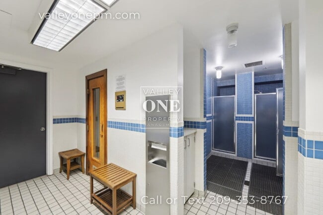 Building Photo - Fully Furnished Condo With Panoramic San Francisco Bay Views and Unbeatable Amenities