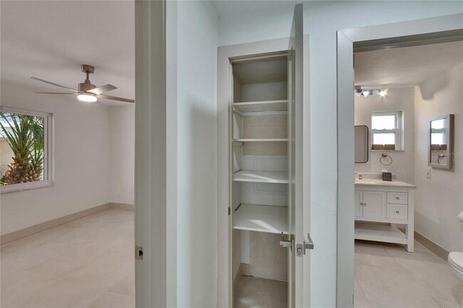 Building Photo - 1492 Sea Gull Dr S