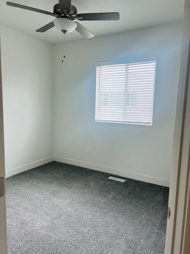 Building Photo - Half off first months rent - Beautiful new town home built in 2023