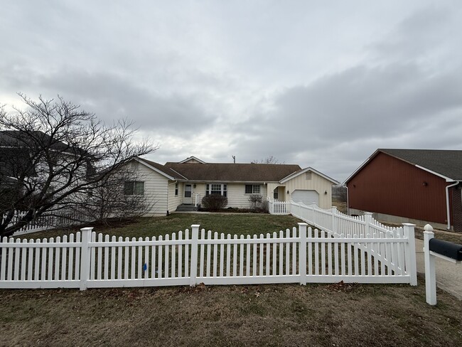 Building Photo - 1605 S 8th St