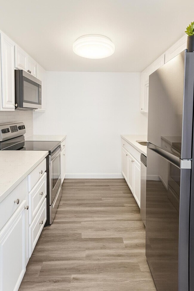 Building Photo - 801 Andrews Ave