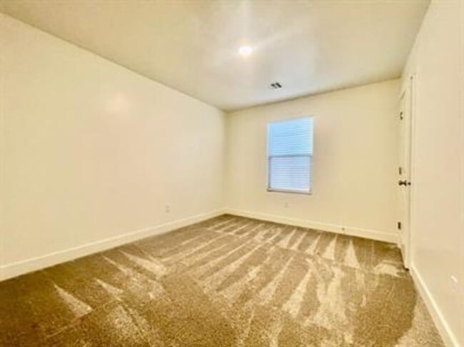 Building Photo - Beautiful 4-Bedroom Modern Home in St. George