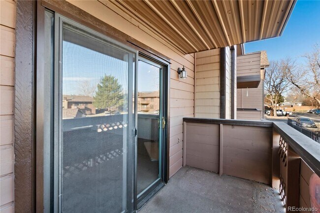 Building Photo - LOCATION LOCATION!! Newly updated 1-bed, 1...