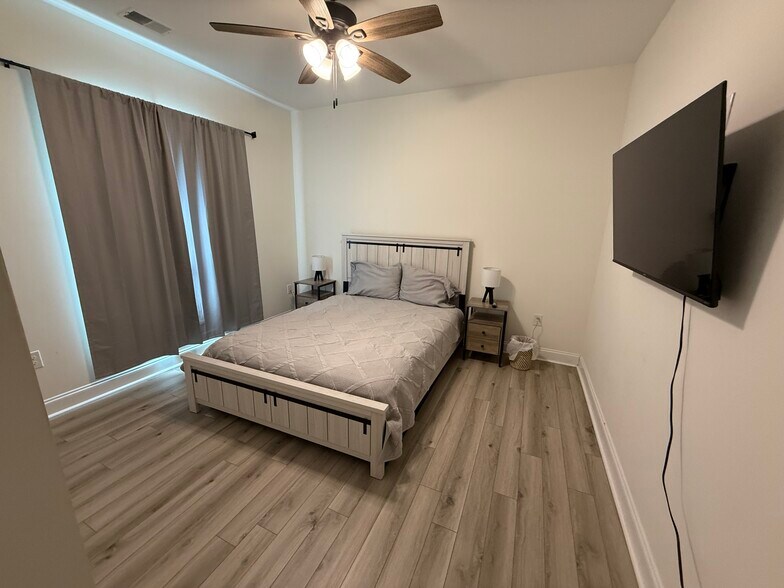 Building Photo - 801 Wayne St