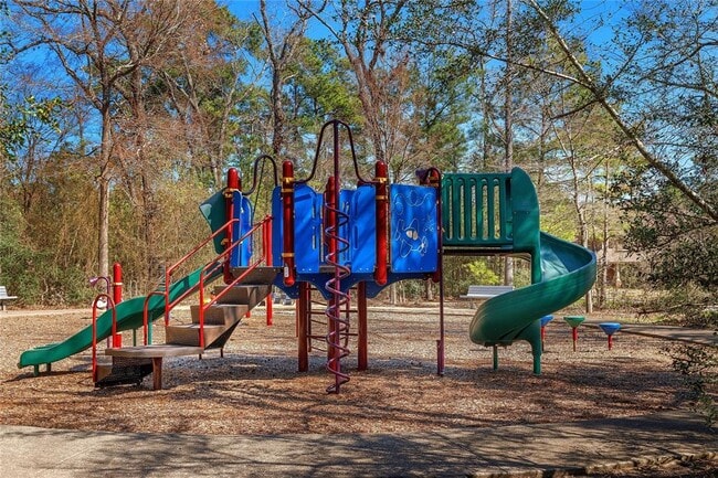 Building Photo - 2 E Pipers Green St