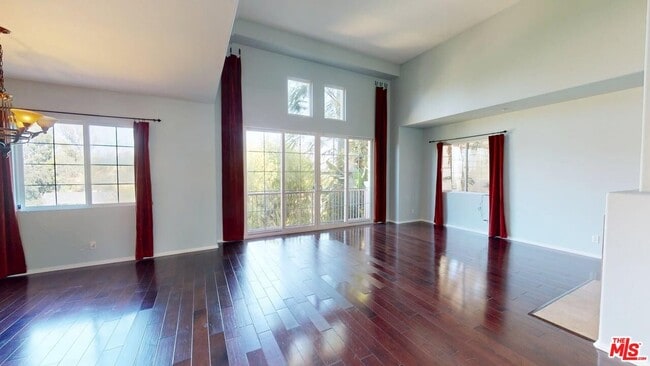 Building Photo - 5655 Como Cir
