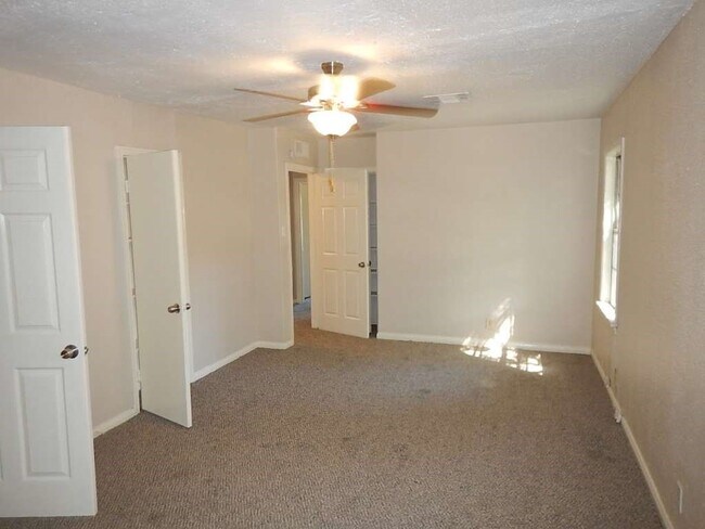 Building Photo - 3614 Cosby St