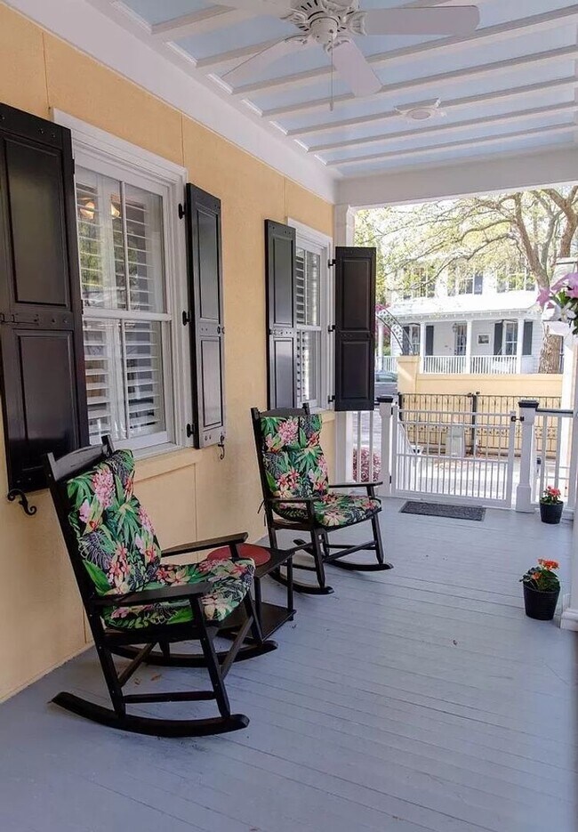 Building Photo - 4 Bedroom 4 Bath Furnished House in I'On -...