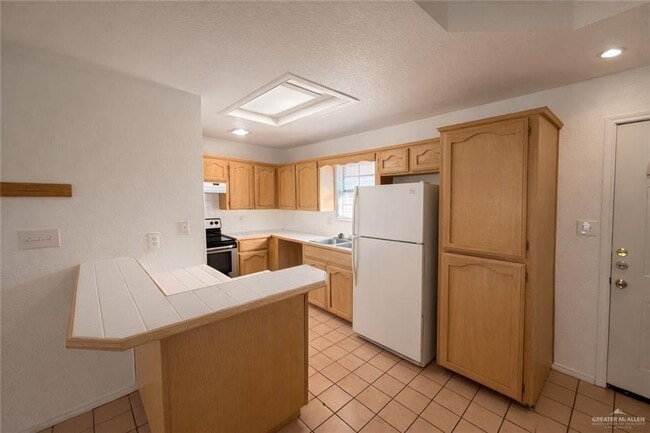 Building Photo - 12 Gastel Cir