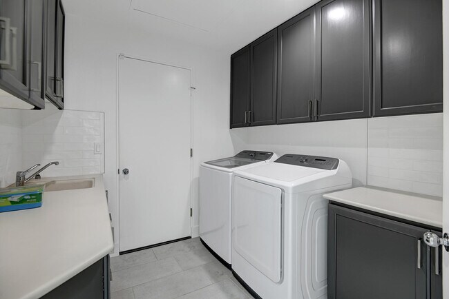 Building Photo - 189 White Horse Trail