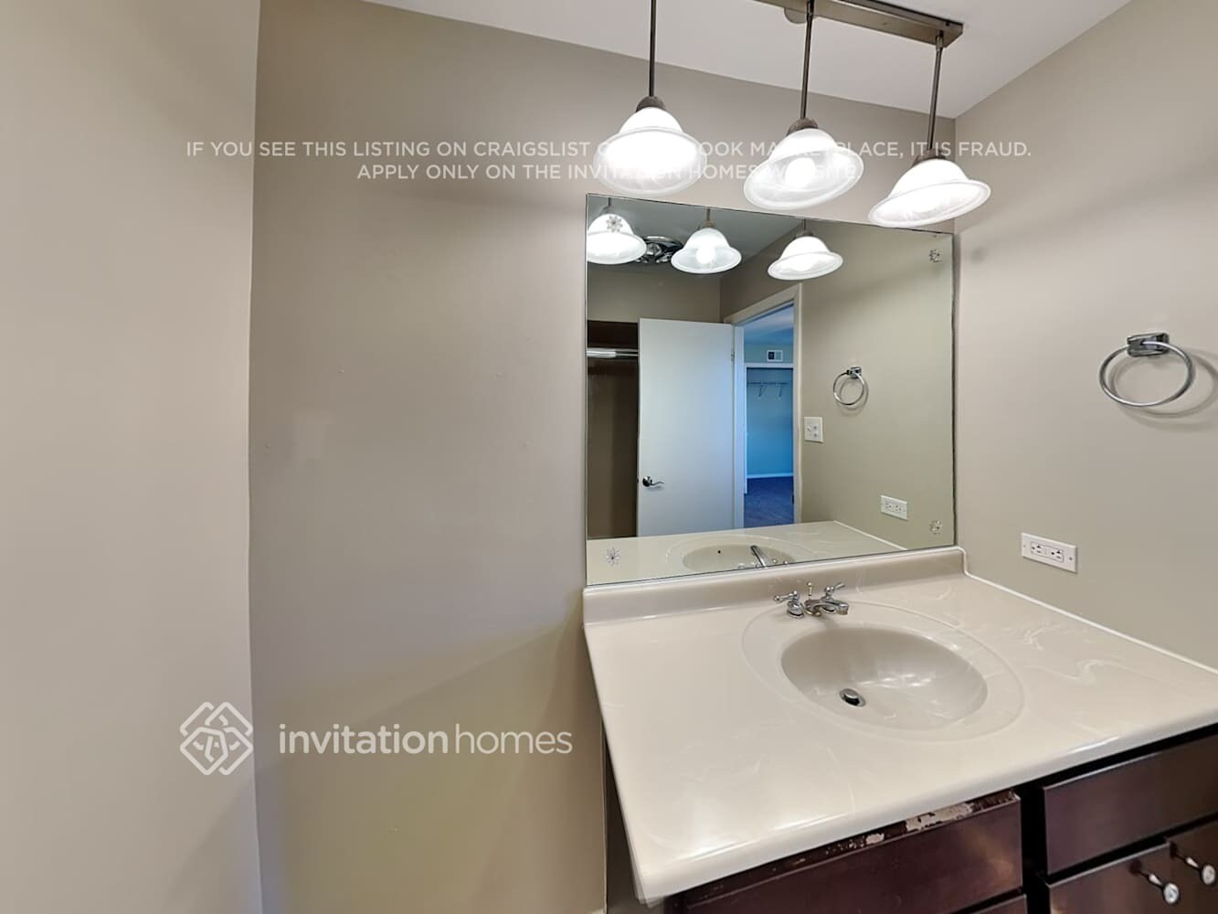 Building Photo - 8260 Bromley St