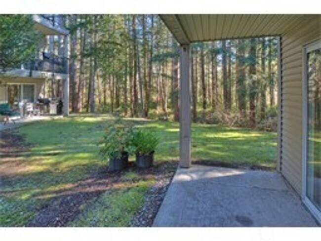 Building Photo - 3Bd/2Bd Issaquah Condo