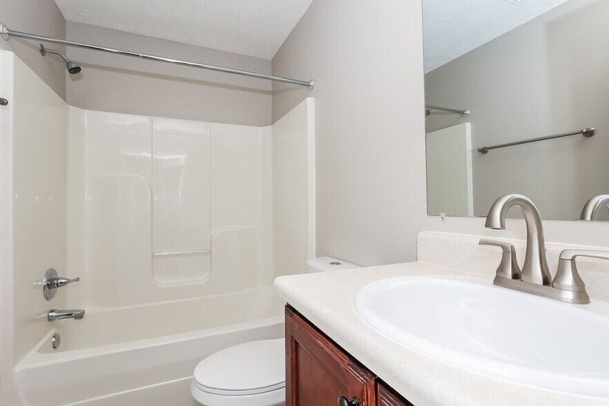 Building Photo - 607 Rock Gln Trce