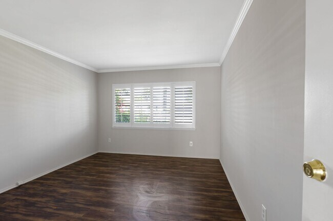 Building Photo - Welcome to this Beautiful Ranch-Style Home...