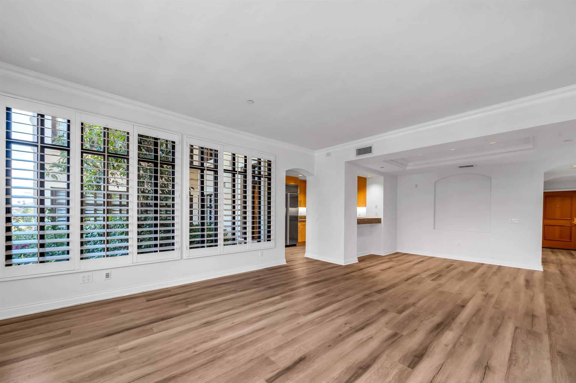 Building Photo - 11847 Gorham Ave