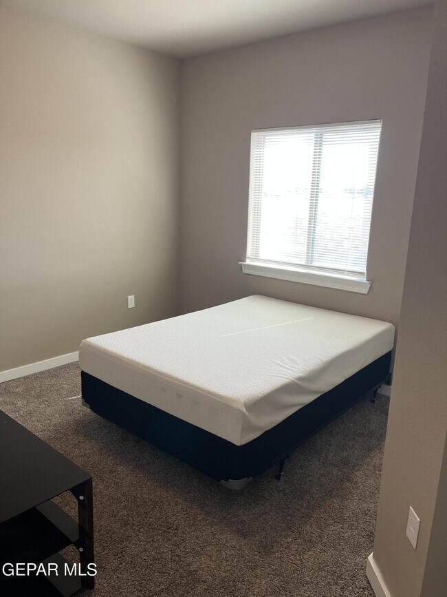 Building Photo - 11563 Leonor Duran St