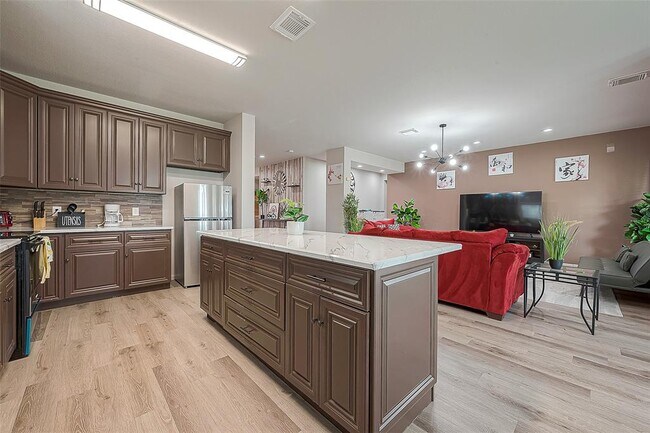 Building Photo - 3042 Crestbrook Bend Ln