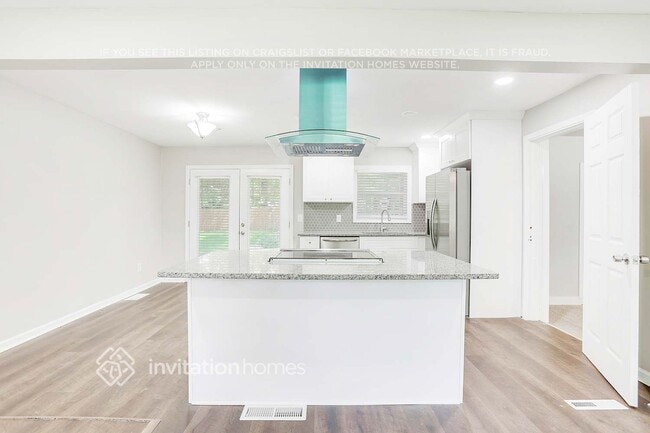 Building Photo - 3237 Tulip Dr