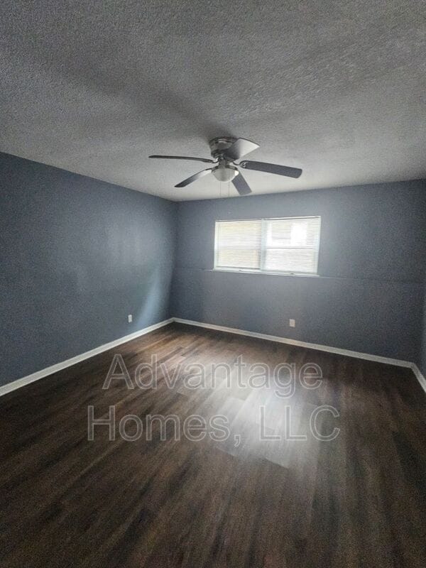 Building Photo - 704 N 70th St