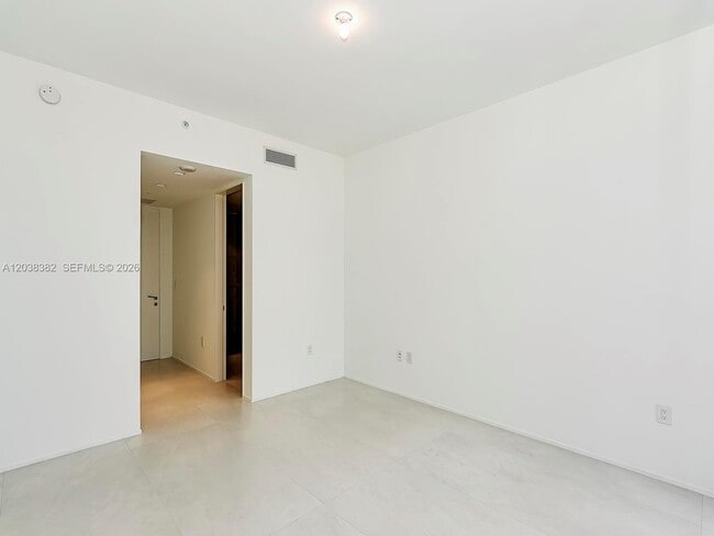 Building Photo - 1000 Biscayne Blvd