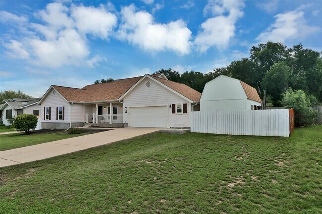 Building Photo - 203 Dunkeld Dr