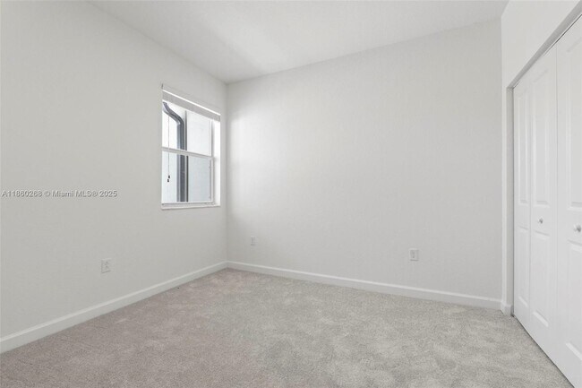 Building Photo - 2656 SE 28th St