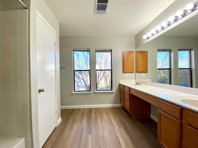 Building Photo - 2101 Jasper Ln