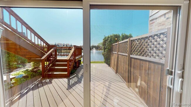 Building Photo - 18182 Blue Heron Dr