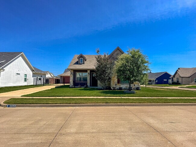 Building Photo - Lovely 3 bed, 2 bath Home in Burleson!