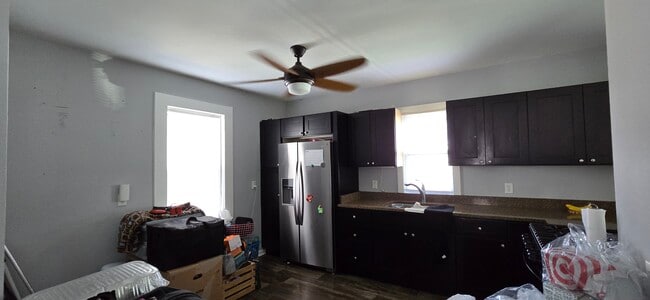 Kitchen - 3834 E Edgerton Ave