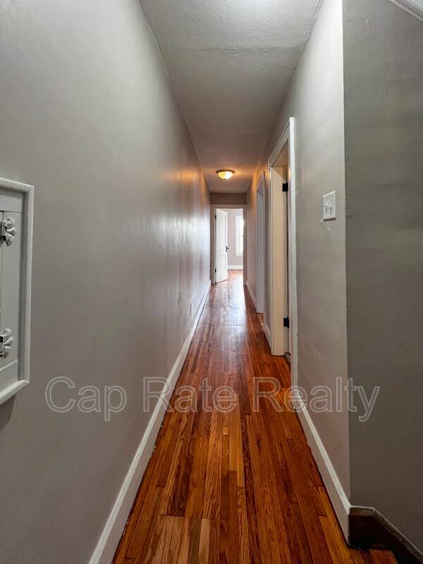 Building Photo - 506 Thurman Ave