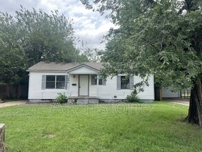 Building Photo - 1004 Sandra Dr