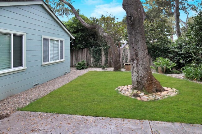 Building Photo - 1087 Lariat Ln