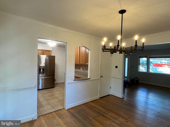 Building Photo - 10710 Jamaica Dr
