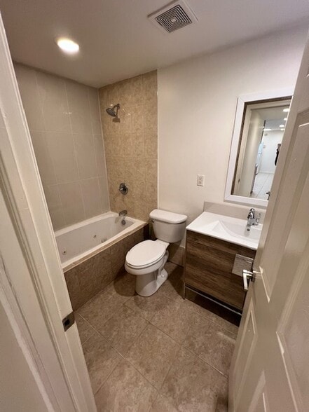 Shower + Bath Options - 35 Vroom St